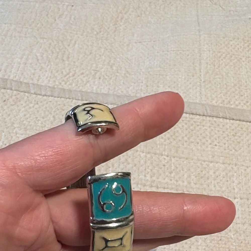 Vintage Astrological Enamel zodaic bracelet made in korea. In EUC - Picture 6 of 7